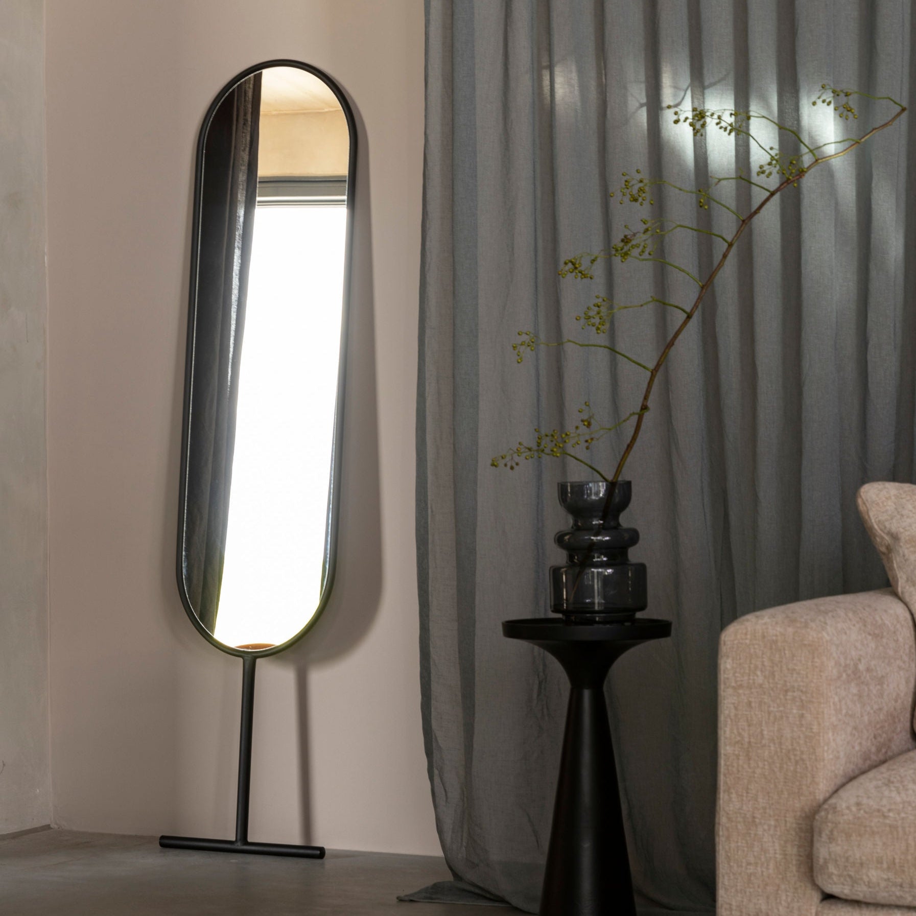 Zuiver Tess Black Oval Leaner Mirror